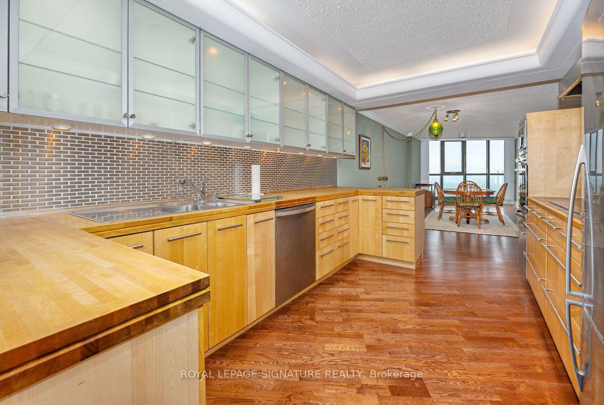 Photo 10 of Unit 1912, 2000 Islington Avenue, Etobicoke, Kingsview Village-The Westway — HOMEH