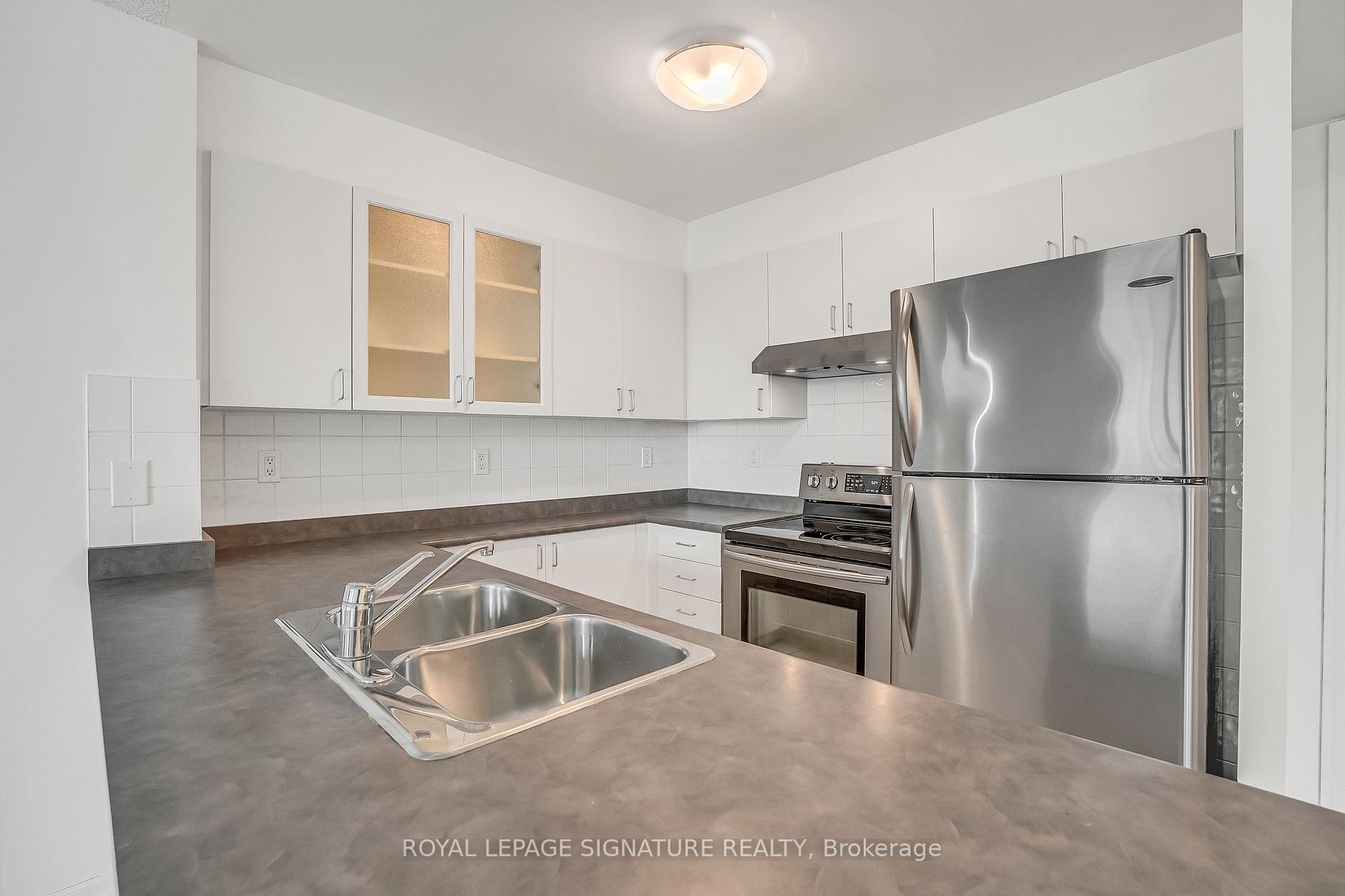 Photo 3 of Unit 802, 188 Doris Avenue, North York, Willowdale East — HOMEH