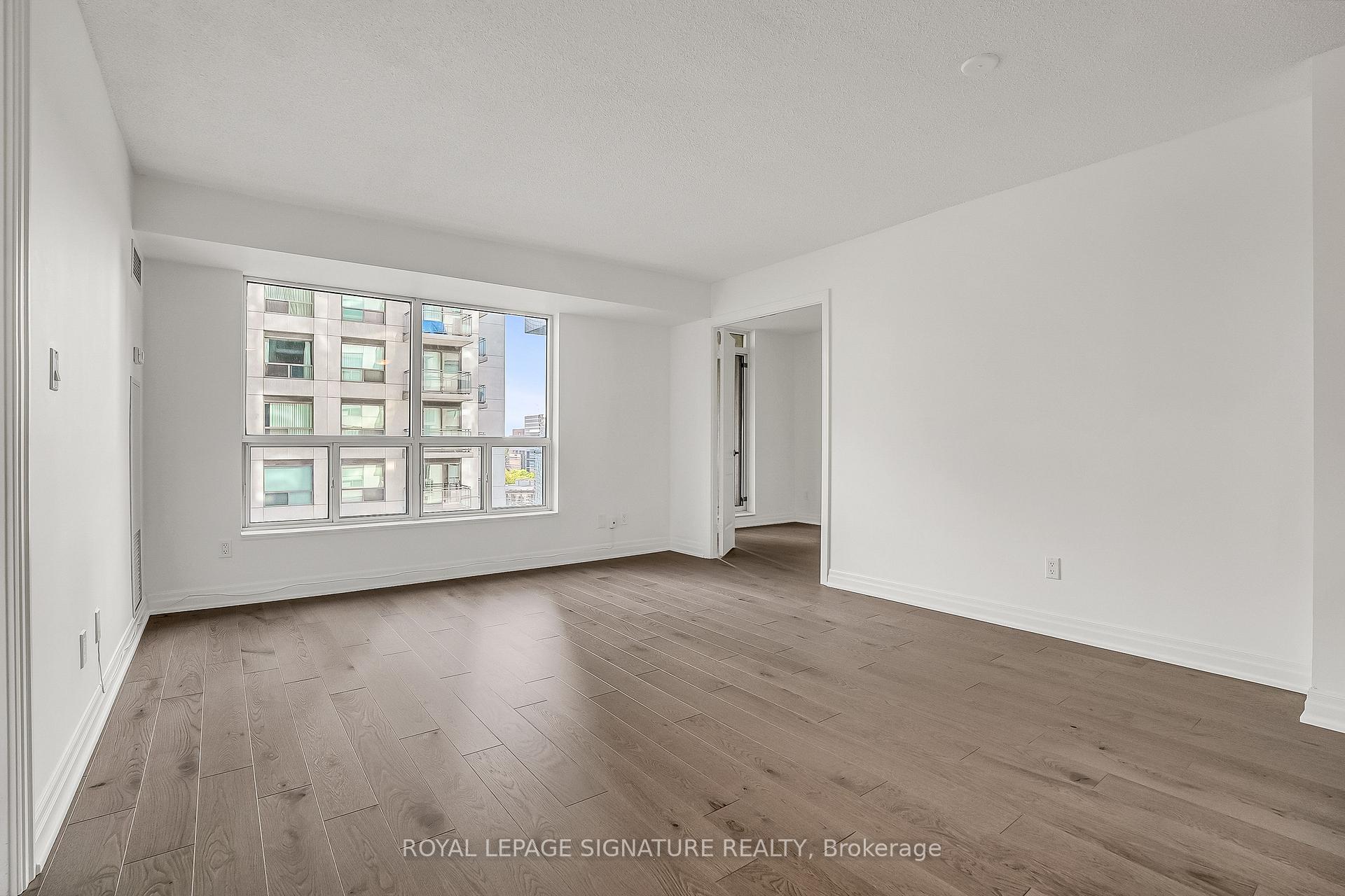 Photo 5 of Unit 802, 188 Doris Avenue, North York, Willowdale East — HOMEH