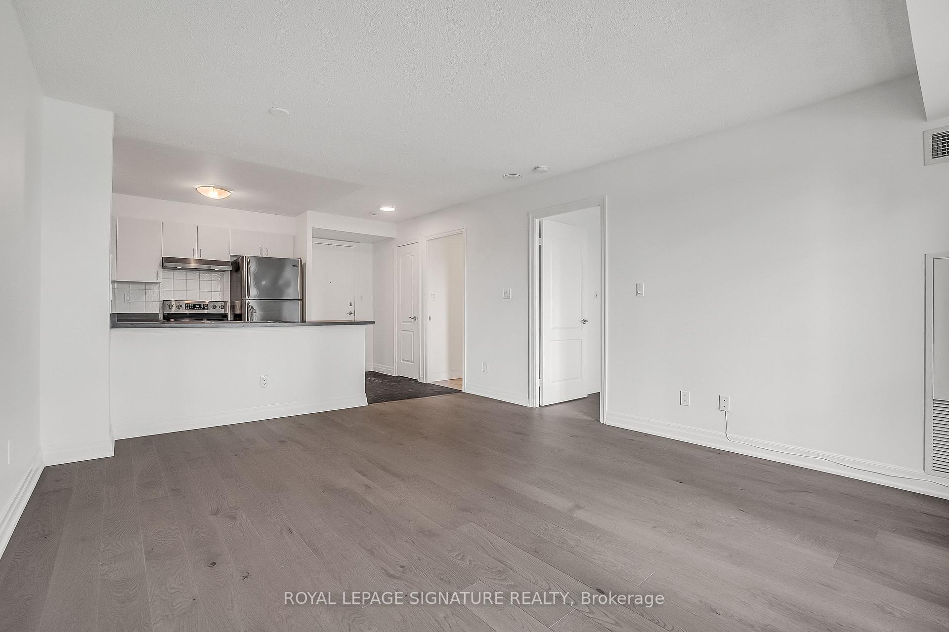 Photo 7 of Unit 802, 188 Doris Avenue, North York, Willowdale East — HOMEH