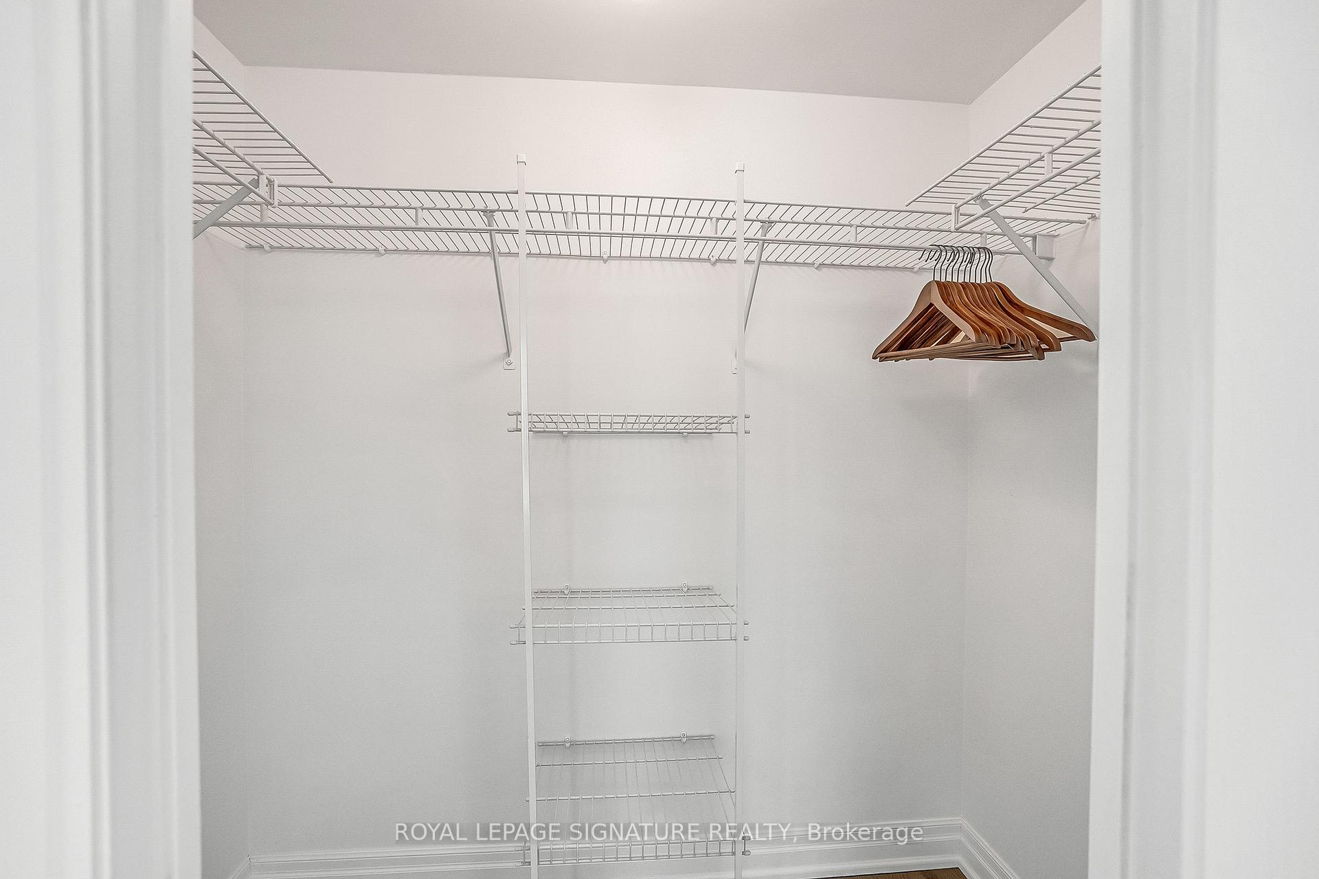 Photo 11 of Unit 802, 188 Doris Avenue, North York, Willowdale East — HOMEH