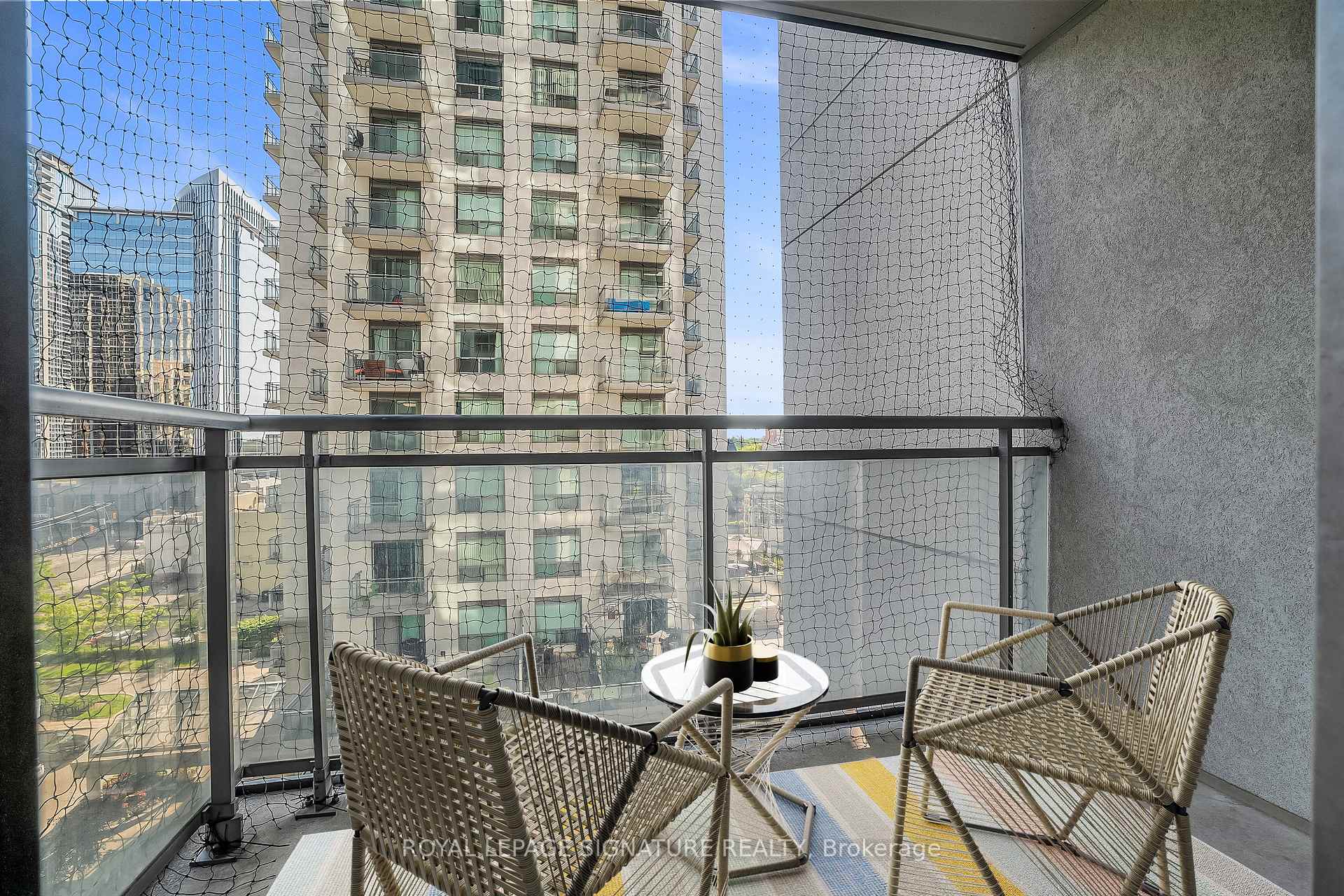 Photo 24 of Unit 802, 188 Doris Avenue, North York, Willowdale East — HOMEH