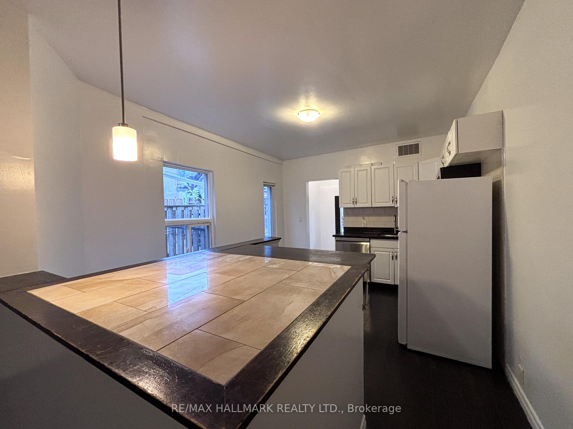 Photo 4 of Unit 2, 122 Baldwin Street, Toronto, Kensington-Chinatown — HOMEH