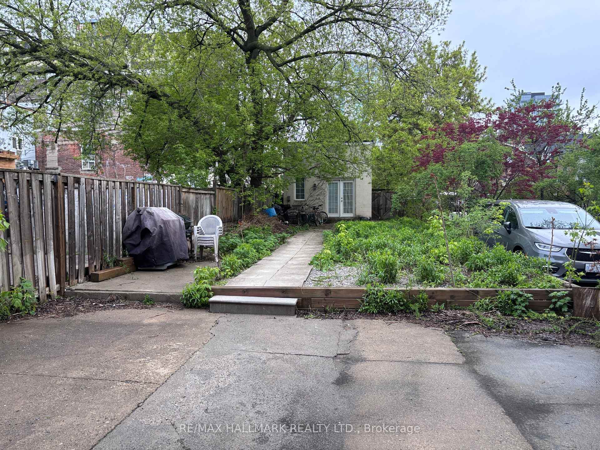 Photo 8 of Unit 2, 122 Baldwin Street, Toronto, Kensington-Chinatown — HOMEH