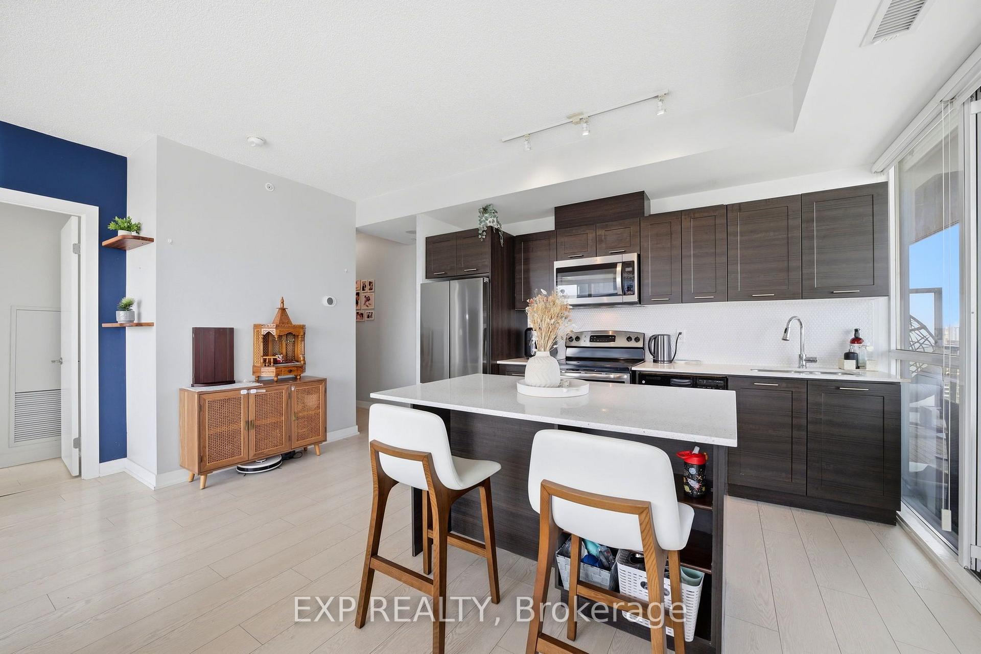 Photo 7 of Unit LPH07, 20 Bruyeres Mews, Toronto, Niagara — HOMEH