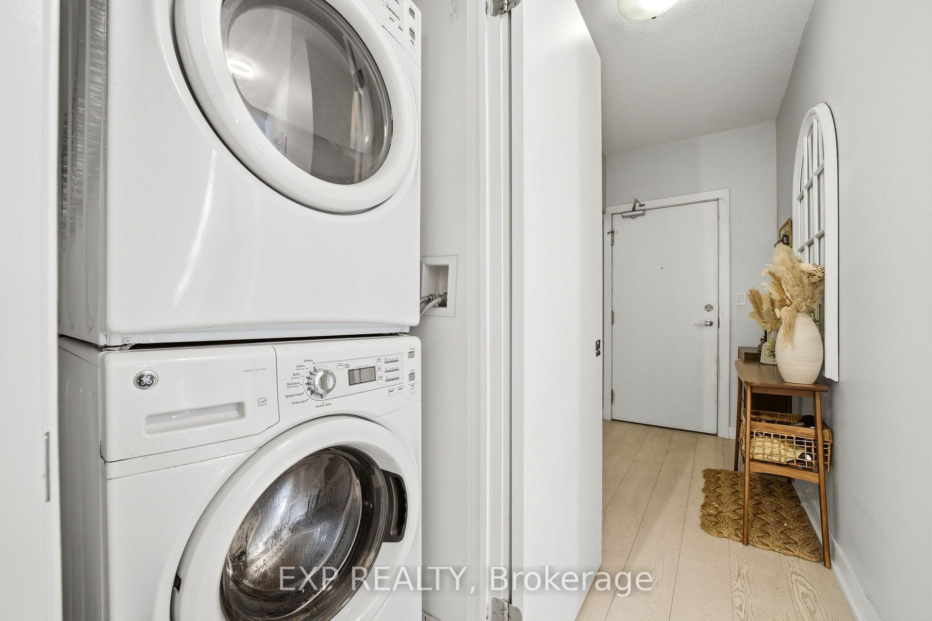 Photo 35 of Unit LPH07, 20 Bruyeres Mews, Toronto, Niagara — HOMEH