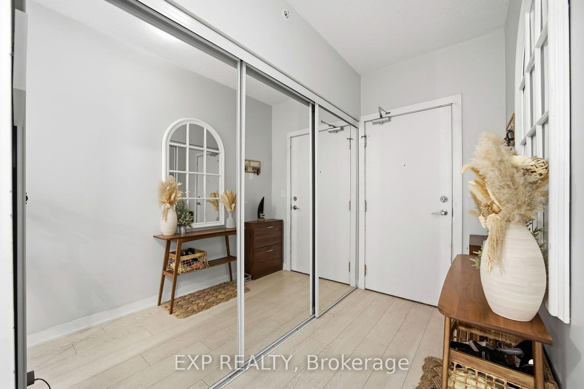 Photo 37 of Unit LPH07, 20 Bruyeres Mews, Toronto, Niagara — HOMEH