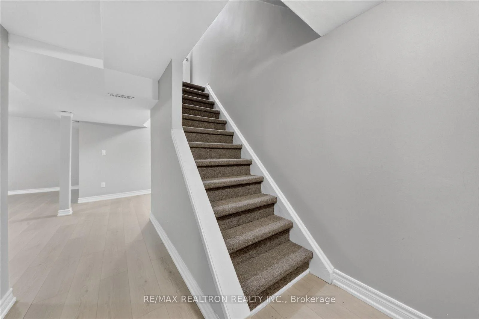 Photo 34 of 59 Talara Drive, North York, Bayview Village — HOMEH