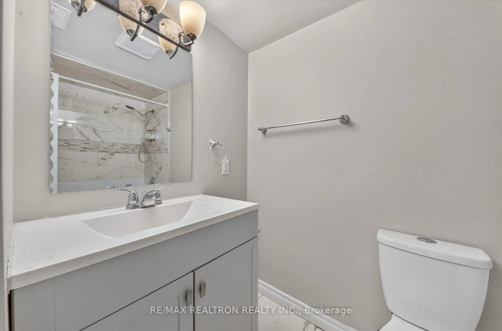 Photo 39 of 59 Talara Drive, North York, Bayview Village — HOMEH