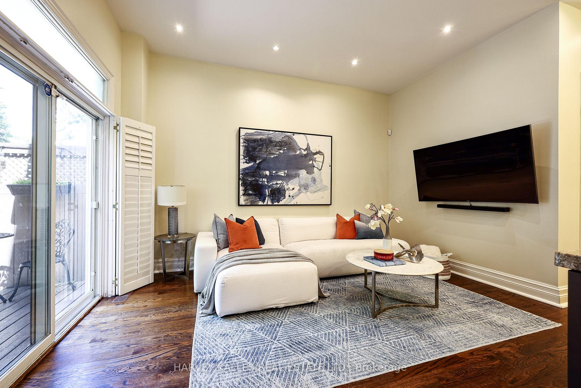Photo 23 of 30 Walder Avenue, Toronto, Mount Pleasant East — HOMEH