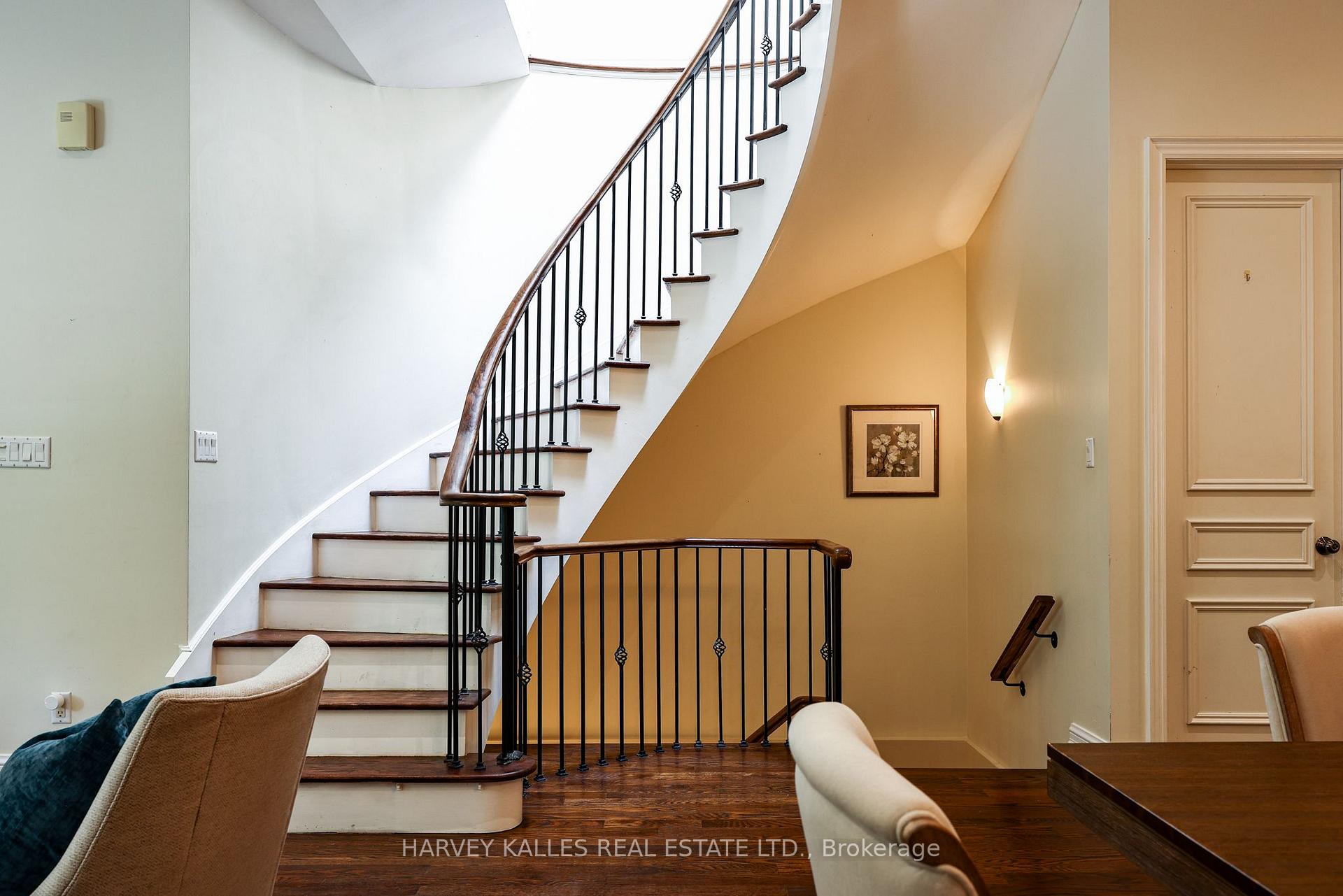 Photo 25 of 30 Walder Avenue, Toronto, Mount Pleasant East — HOMEH