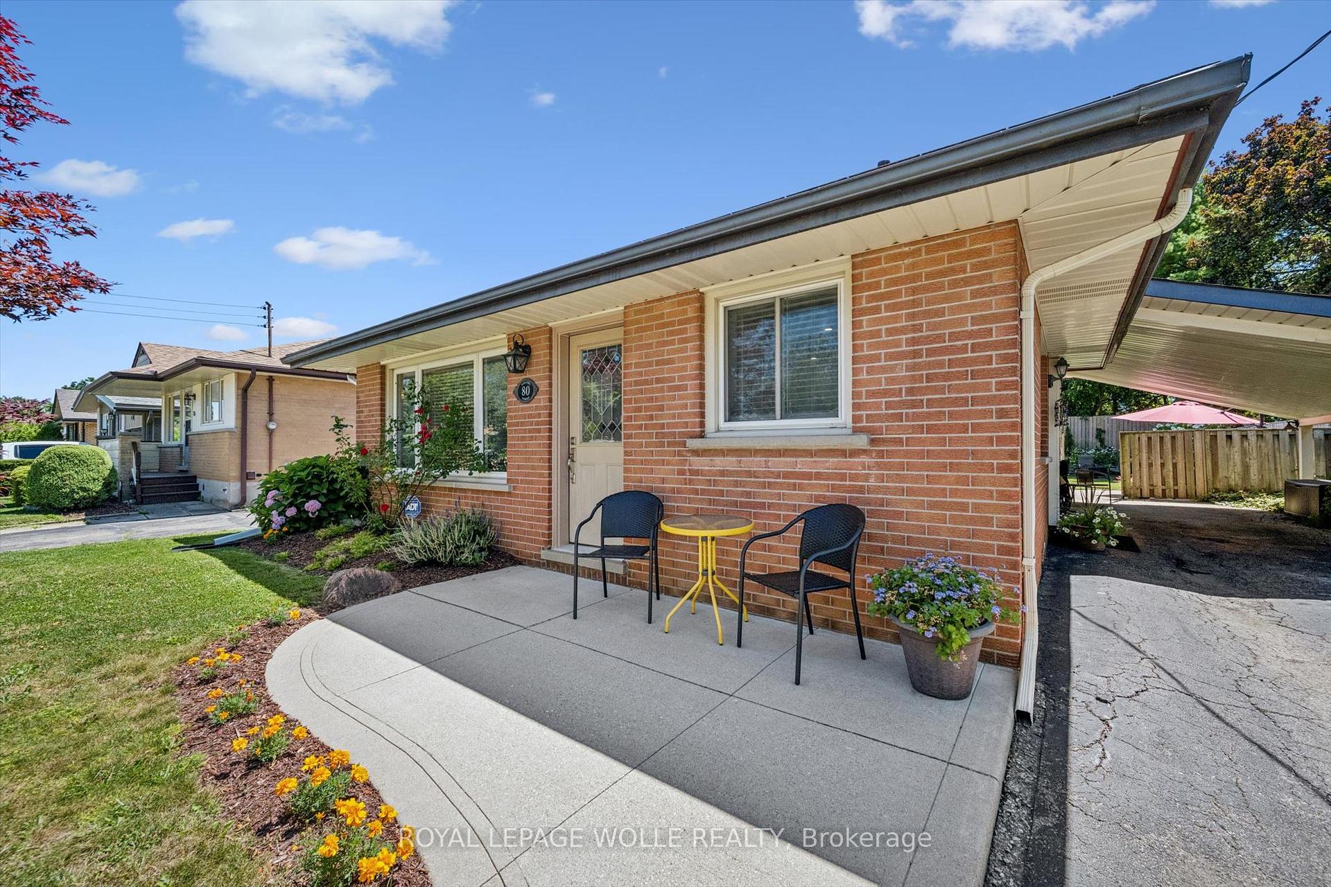 Photo 4 of 80 Weichel Street, Kitchener, Victoria Hills — HOMEH