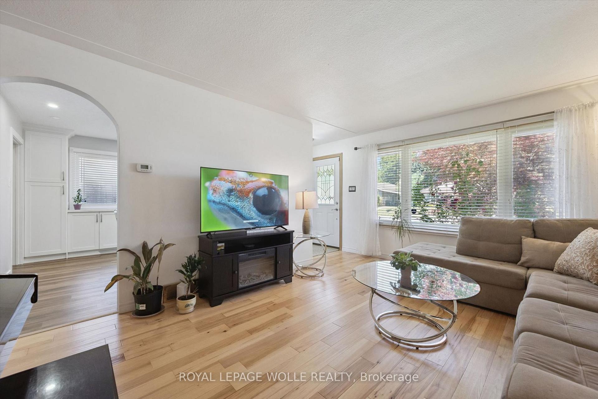 Photo 7 of 80 Weichel Street, Kitchener, Victoria Hills — HOMEH