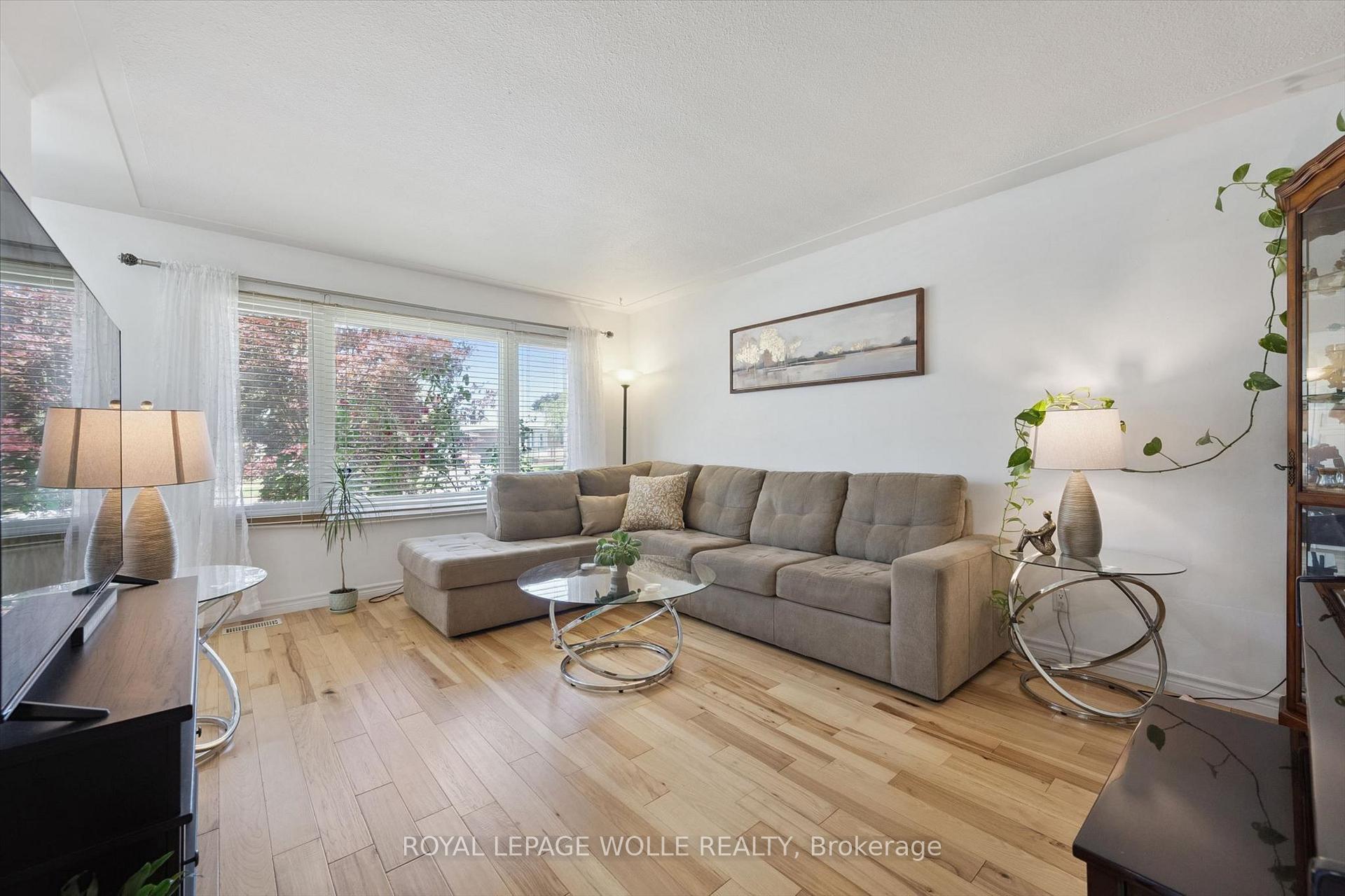 Photo 8 of 80 Weichel Street, Kitchener, Victoria Hills — HOMEH