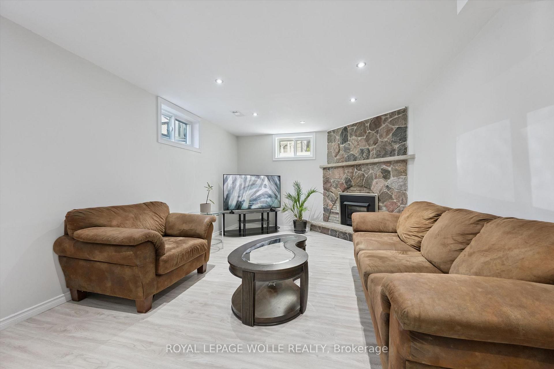 Photo 23 of 80 Weichel Street, Kitchener, Victoria Hills — HOMEH