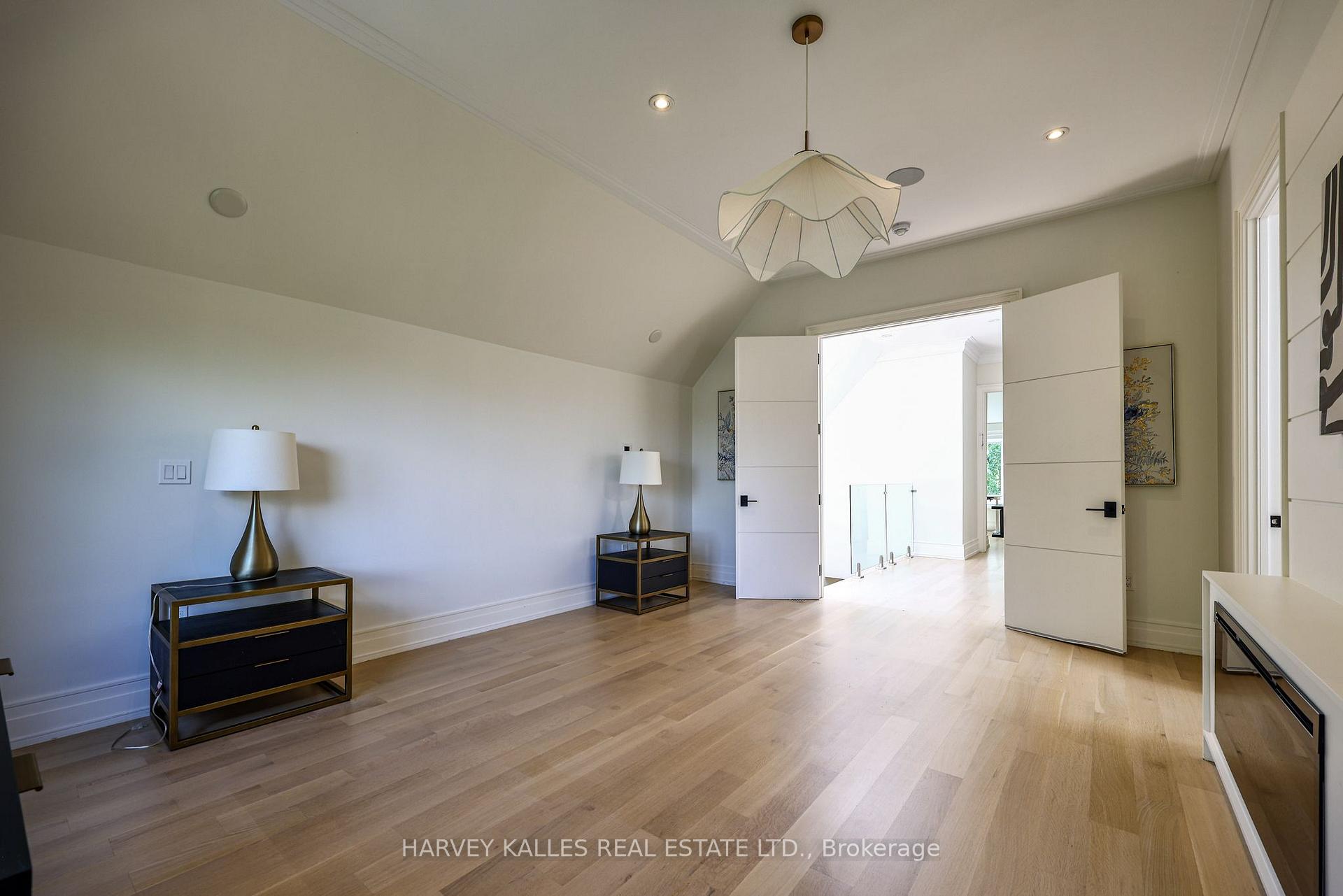 Photo 24 of 42 Carmichael Avenue, Toronto, Bedford Park-Nortown — HOMEH