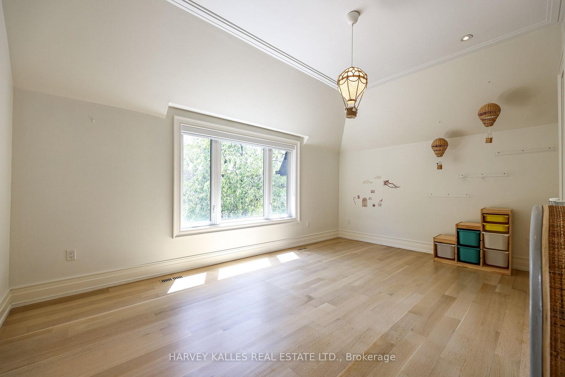 Photo 32 of 42 Carmichael Avenue, Toronto, Bedford Park-Nortown — HOMEH