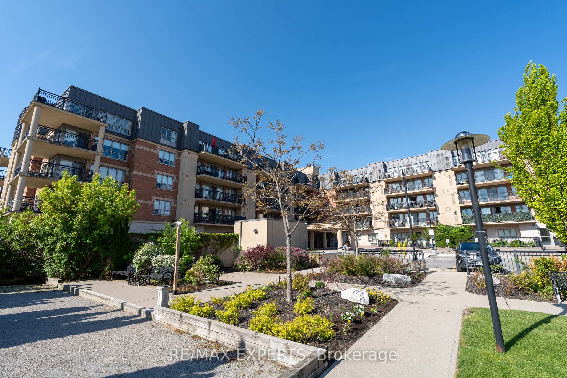 Photo 1 of Unit 202, 8026 Kipling Avenue, Vaughan, West Woodbridge — HOMEH