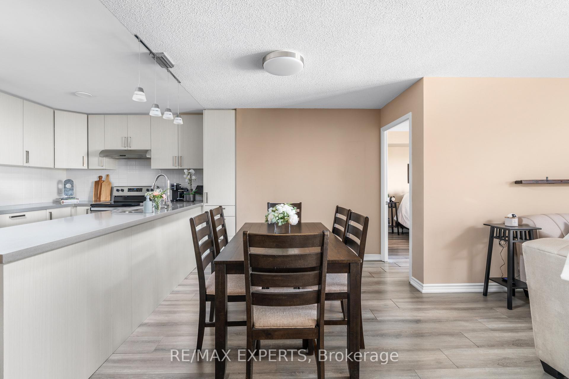 Photo 10 of Unit 202, 8026 Kipling Avenue, Vaughan, West Woodbridge — HOMEH
