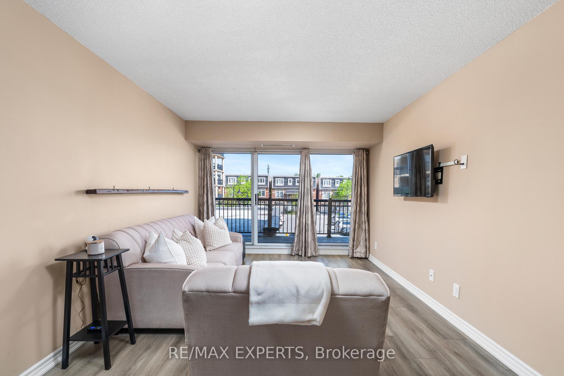 Photo 12 of Unit 202, 8026 Kipling Avenue, Vaughan, West Woodbridge — HOMEH