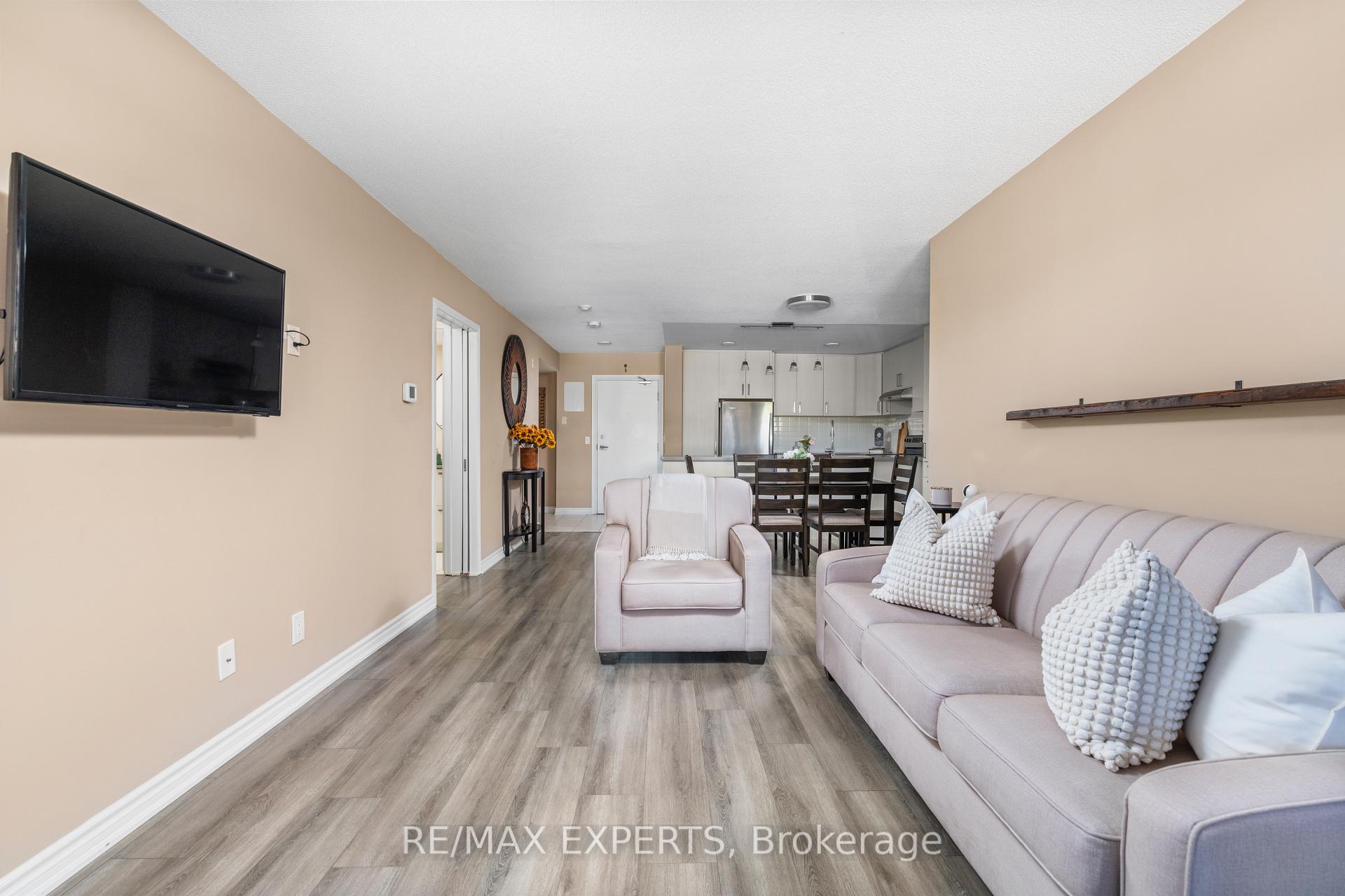 Photo 13 of Unit 202, 8026 Kipling Avenue, Vaughan, West Woodbridge — HOMEH