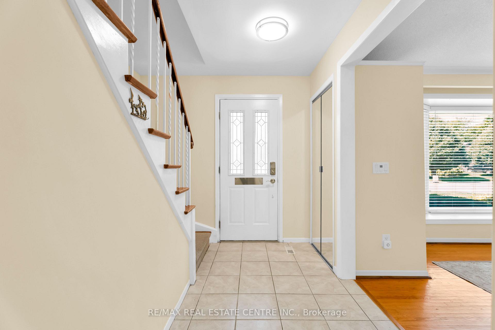 Photo 8 of 357 Delrex Boulevard, Halton Hills, Georgetown — HOMEH