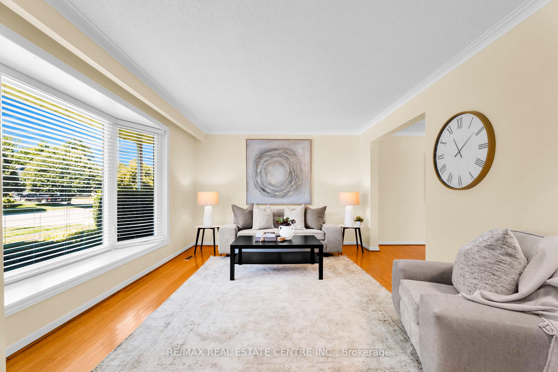 Photo 10 of 357 Delrex Boulevard, Halton Hills, Georgetown — HOMEH