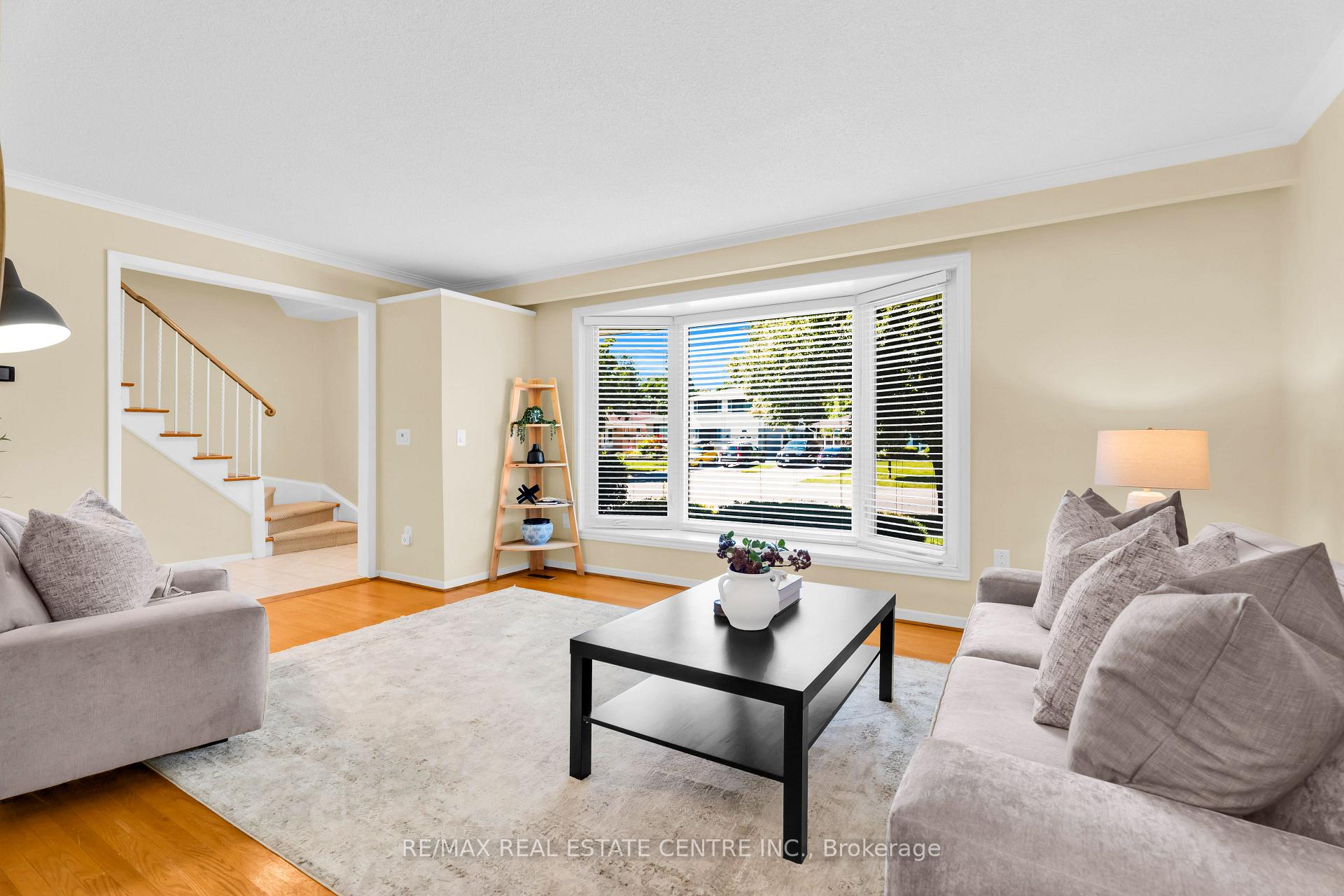 Photo 12 of 357 Delrex Boulevard, Halton Hills, Georgetown — HOMEH