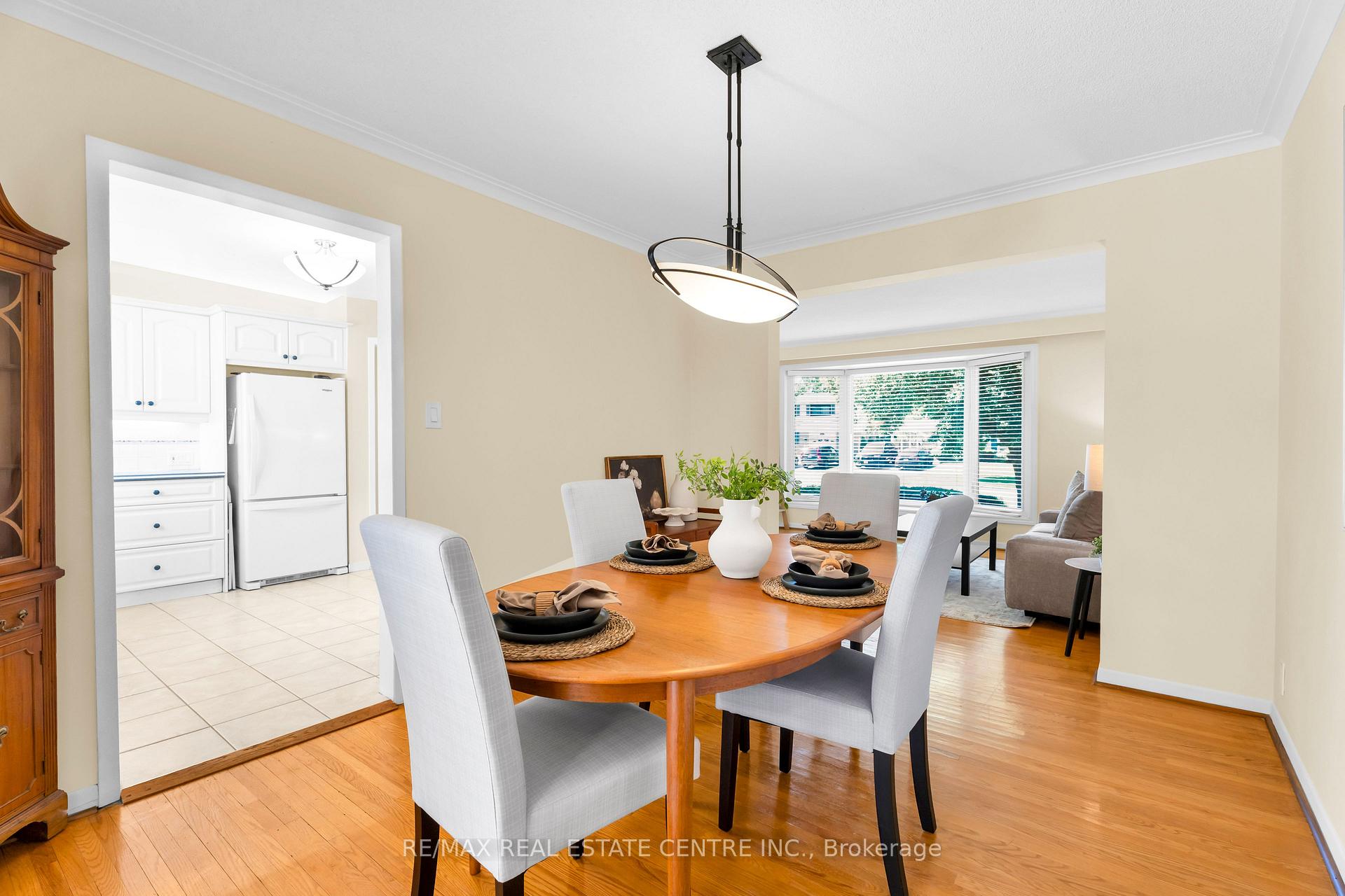 Photo 15 of 357 Delrex Boulevard, Halton Hills, Georgetown — HOMEH