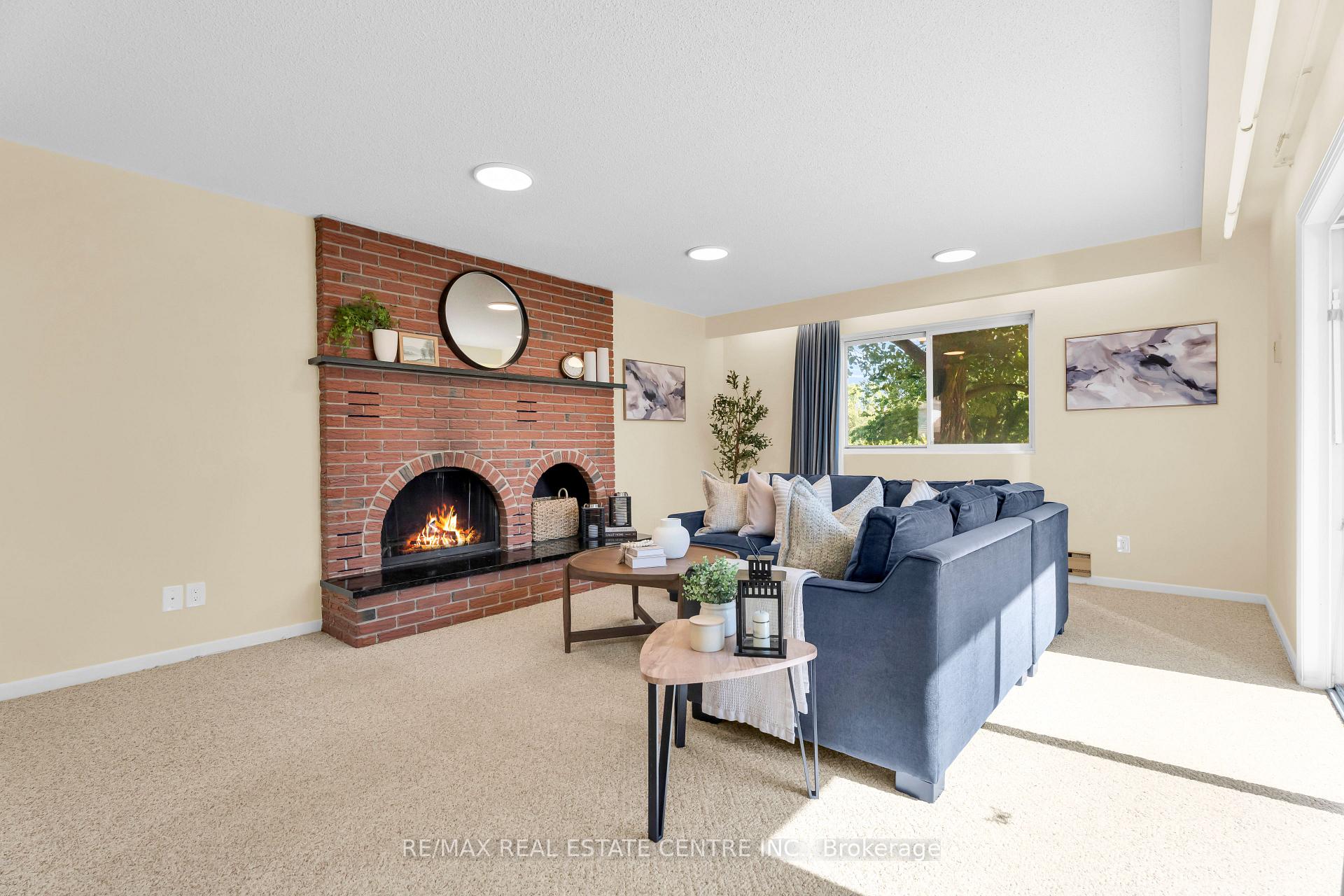 Photo 18 of 357 Delrex Boulevard, Halton Hills, Georgetown — HOMEH