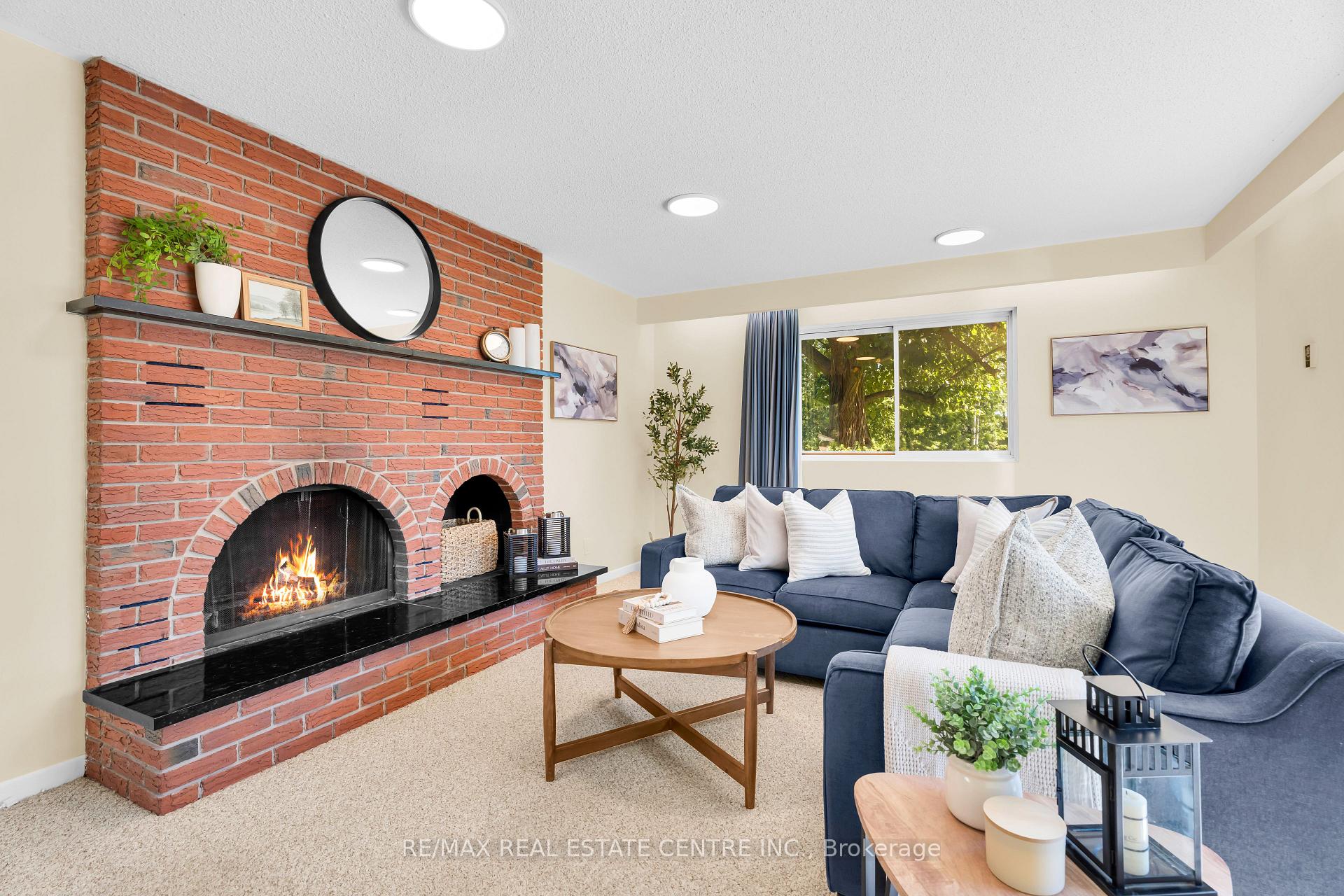 Photo 19 of 357 Delrex Boulevard, Halton Hills, Georgetown — HOMEH