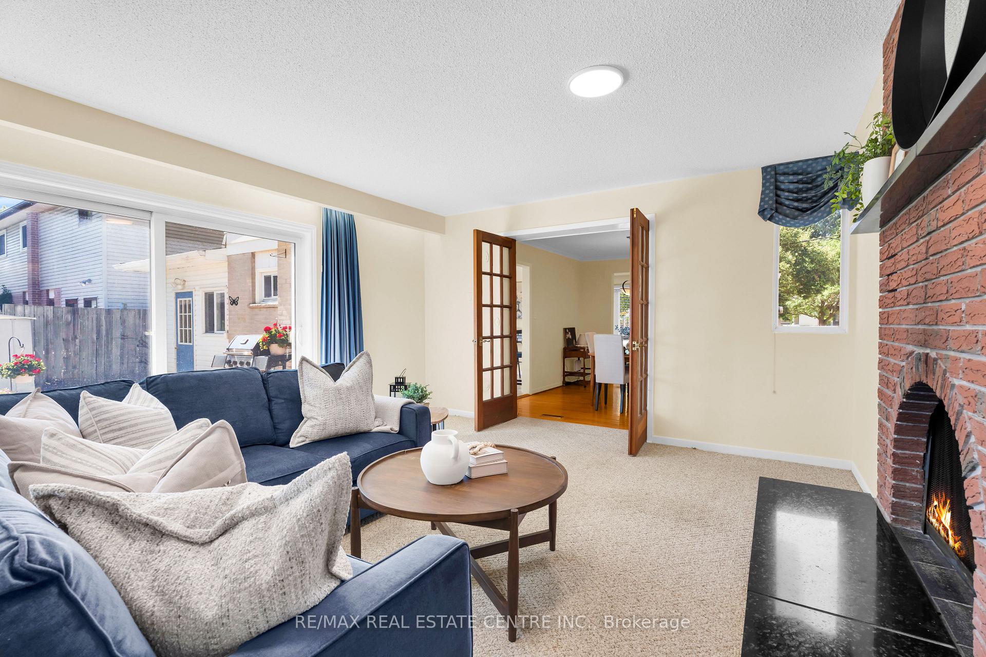 Photo 20 of 357 Delrex Boulevard, Halton Hills, Georgetown — HOMEH