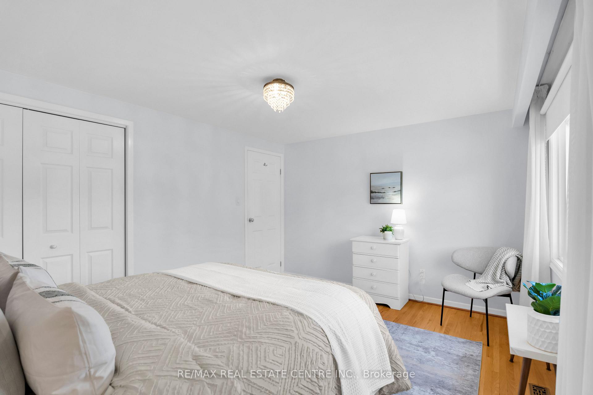 Photo 32 of 357 Delrex Boulevard, Halton Hills, Georgetown — HOMEH