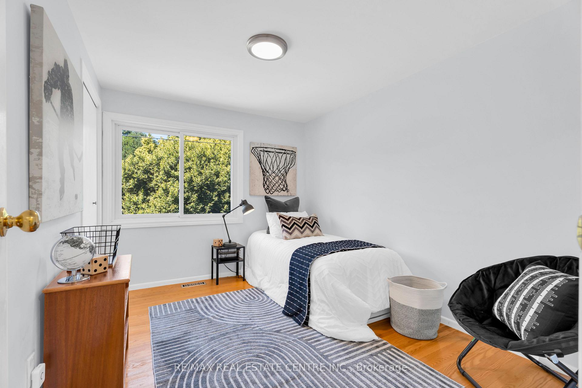 Photo 35 of 357 Delrex Boulevard, Halton Hills, Georgetown — HOMEH