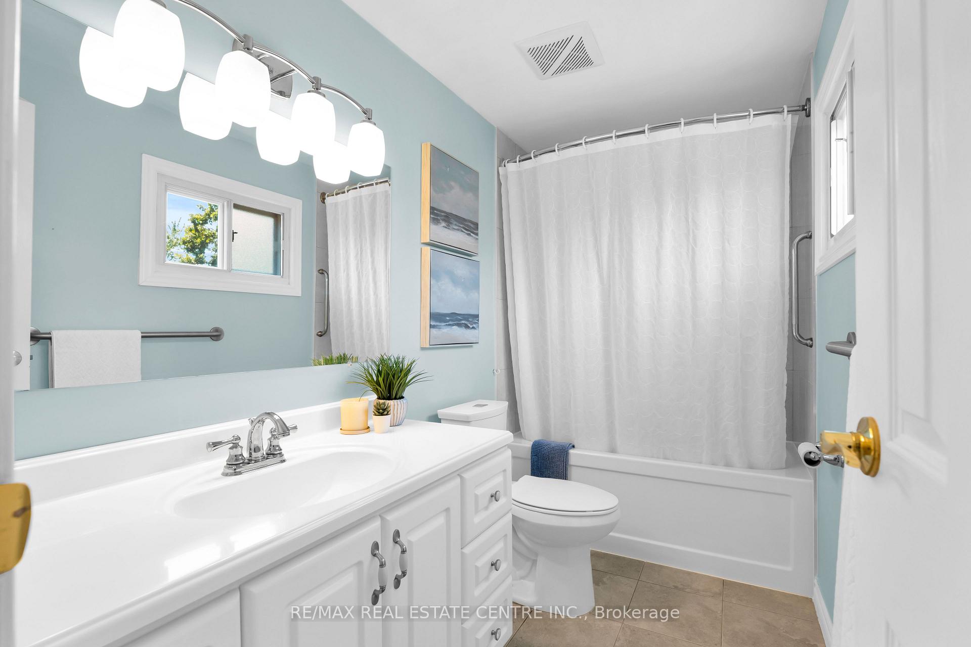 Photo 36 of 357 Delrex Boulevard, Halton Hills, Georgetown — HOMEH