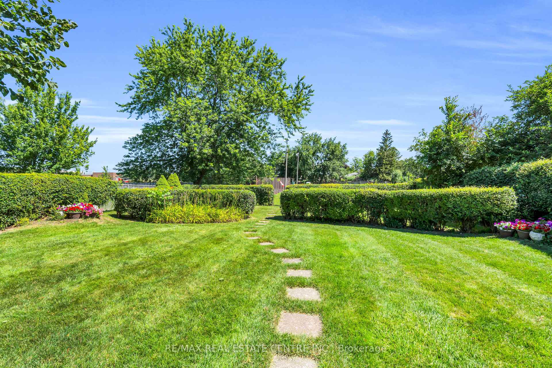 Photo 46 of 357 Delrex Boulevard, Halton Hills, Georgetown — HOMEH