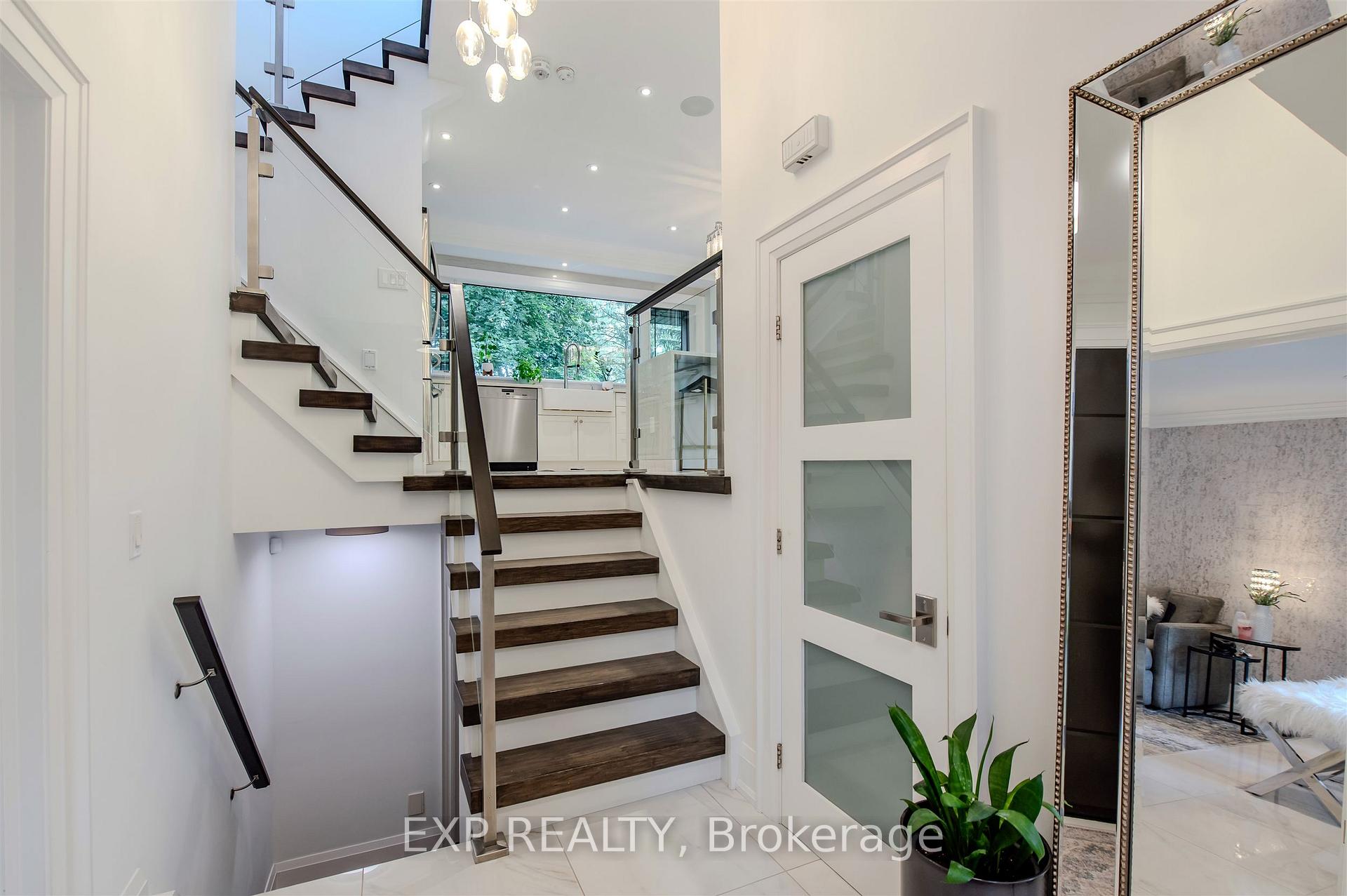 Photo 3 of 467 Caesar Avenue, Oakville, Old Oakville — HOMEH