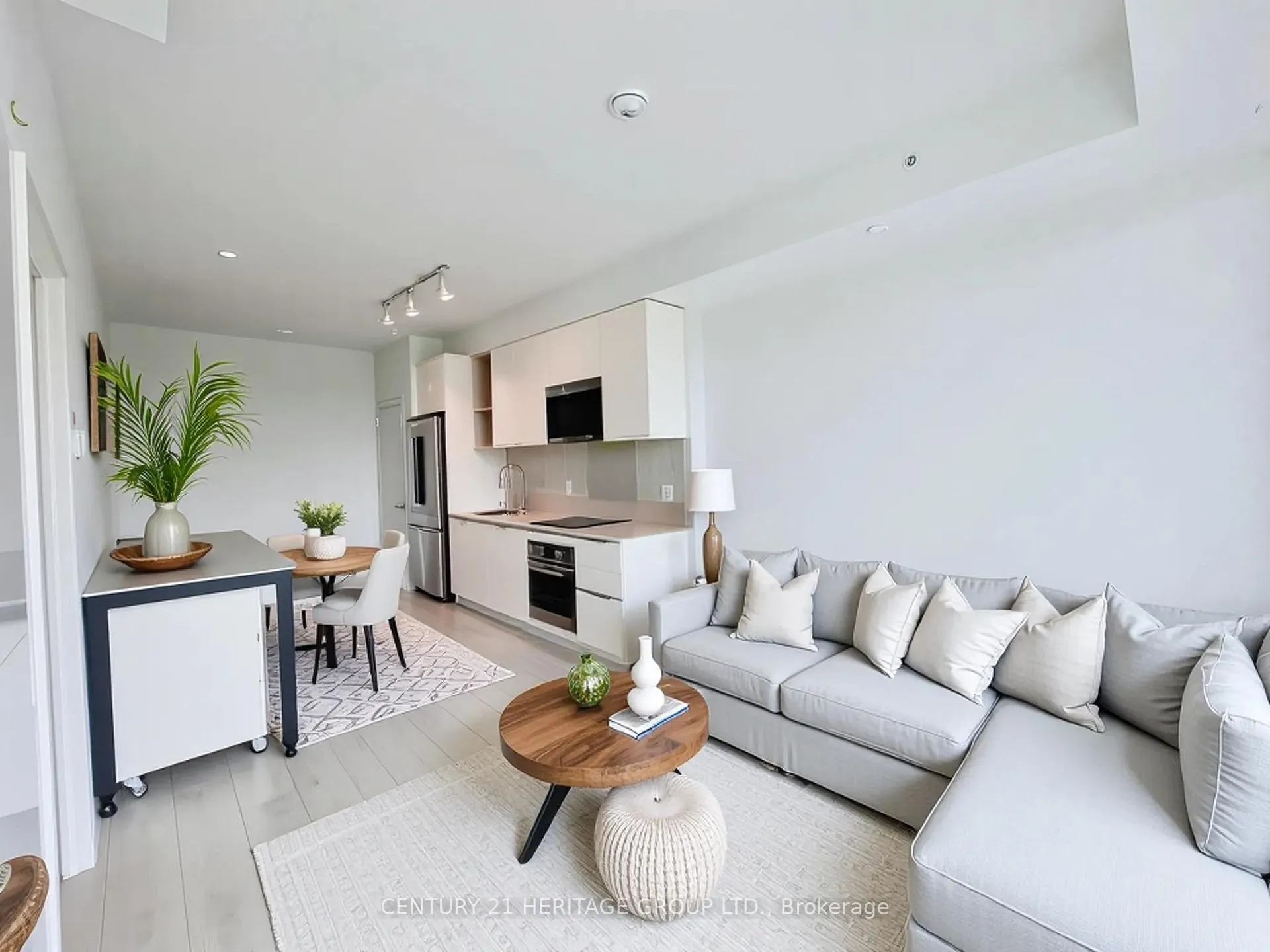 Photo 2 of Unit 1403, 39 Mary Street, Barrie, City Centre — HOMEH