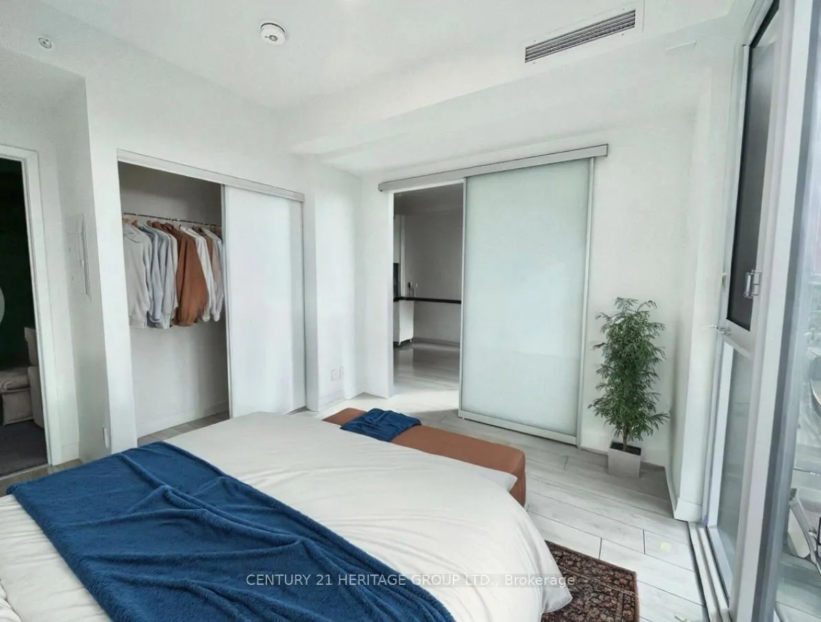 Photo 7 of Unit 1403, 39 Mary Street, Barrie, City Centre — HOMEH