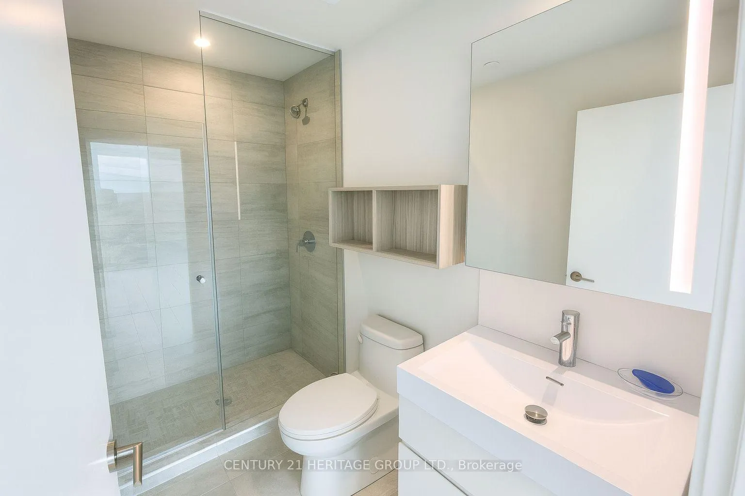Photo 9 of Unit 1403, 39 Mary Street, Barrie, City Centre — HOMEH