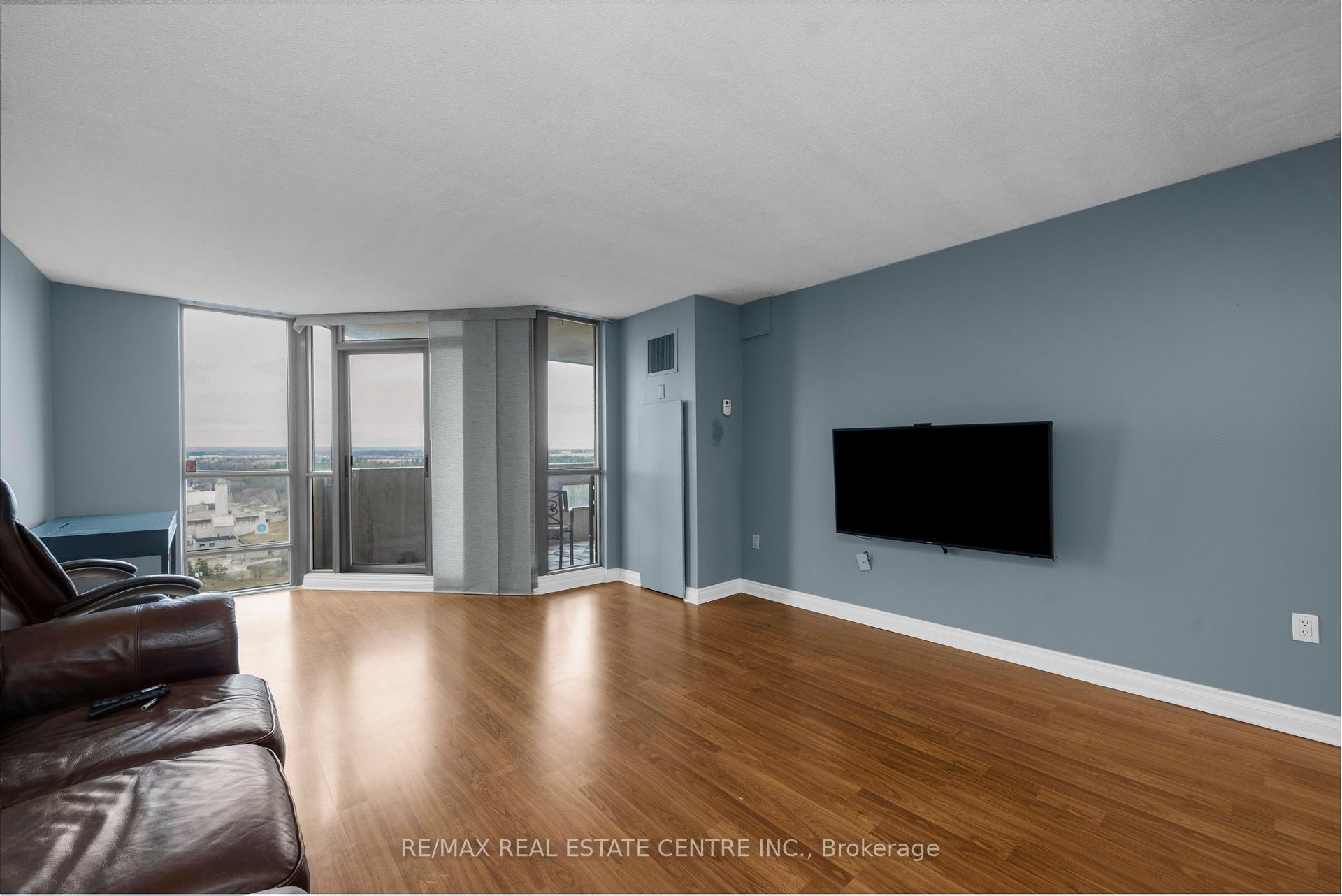 Photo 3 of Unit 1504, 20 Mcfarlane Drive, Halton Hills, Georgetown — HOMEH