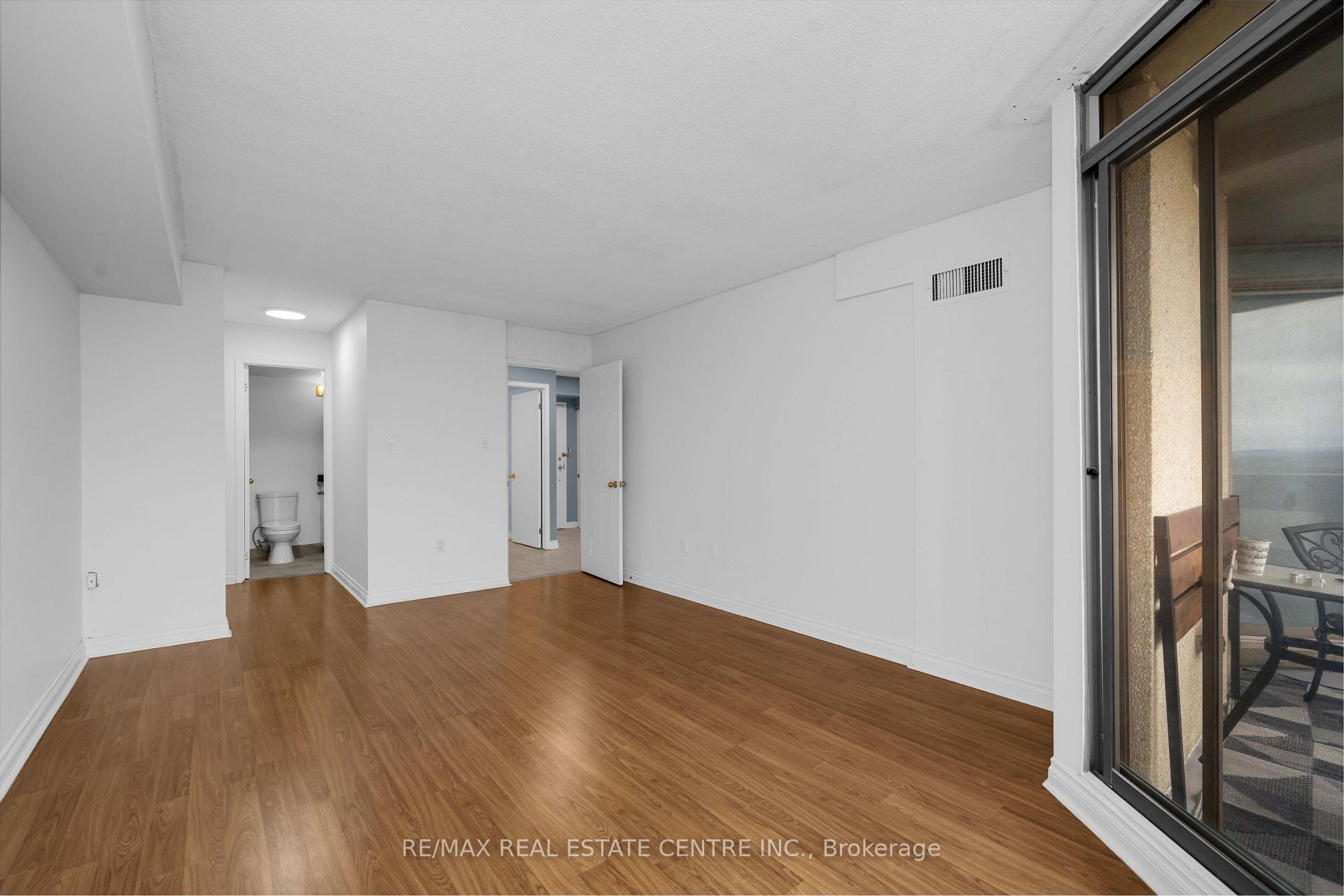 Photo 9 of Unit 1504, 20 Mcfarlane Drive, Halton Hills, Georgetown — HOMEH