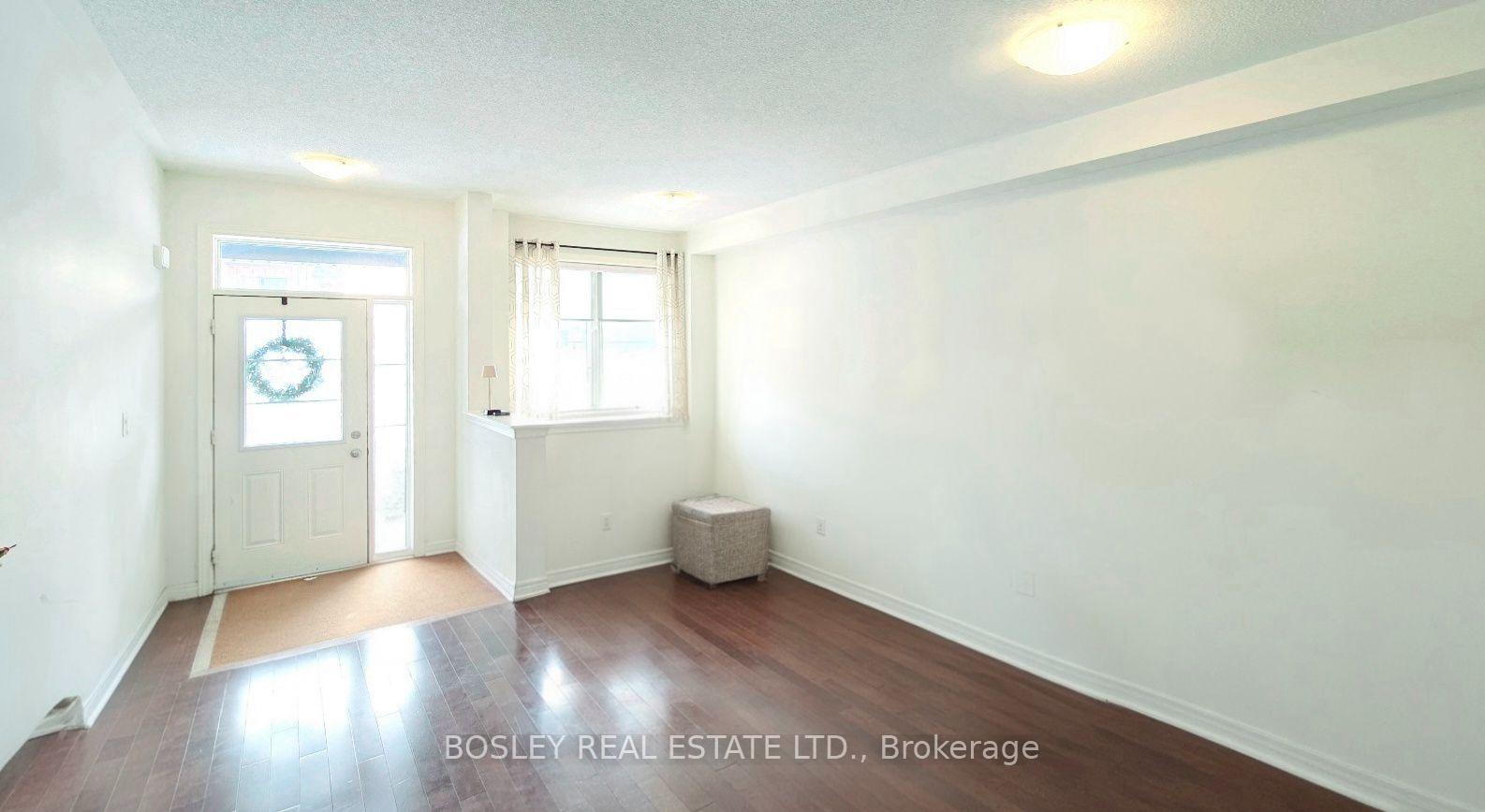 Photo 5 of 303 Humphrey Street, Hamilton, Waterdown — HOMEH