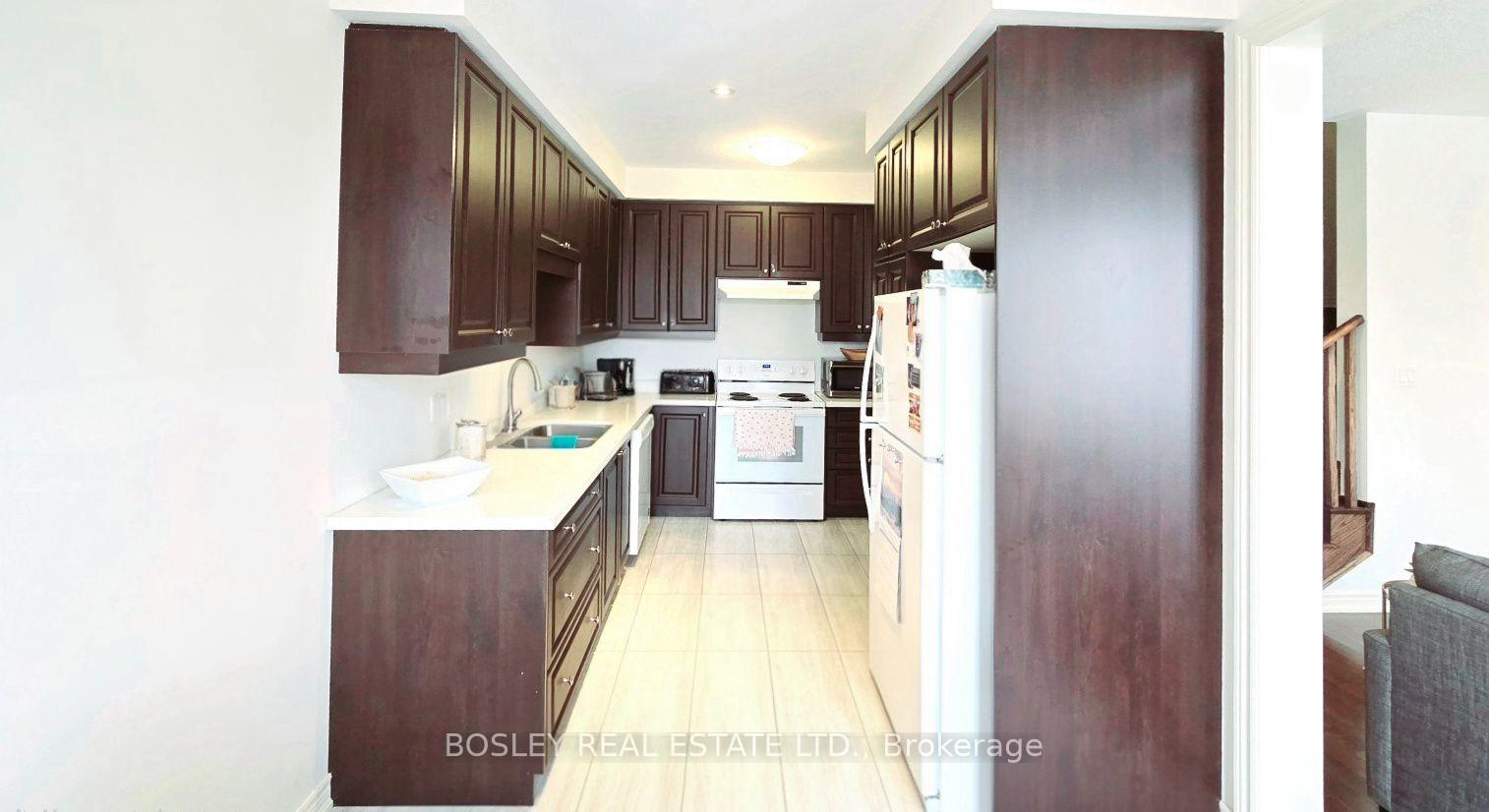 Photo 6 of 303 Humphrey Street, Hamilton, Waterdown — HOMEH