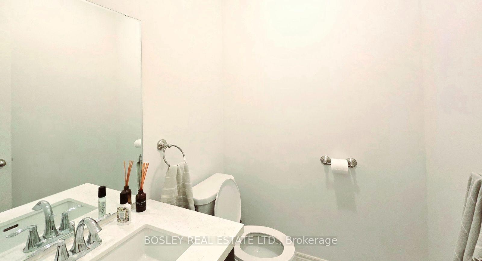 Photo 11 of 303 Humphrey Street, Hamilton, Waterdown — HOMEH