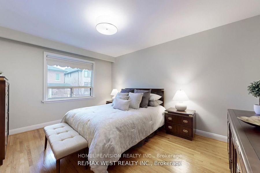 Photo 11 of 53 Wedgewood Drive, North York, Newtonbrook East — HOMEH