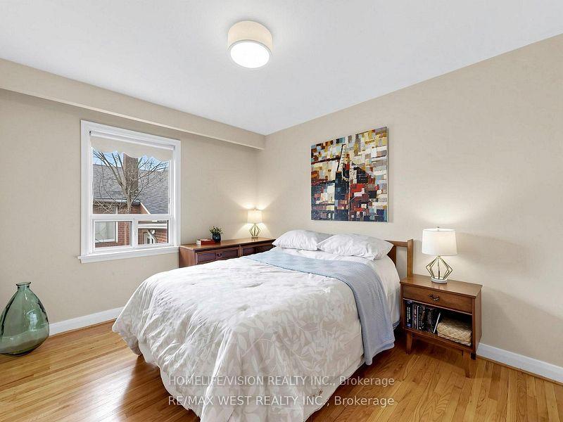 Photo 12 of 53 Wedgewood Drive, North York, Newtonbrook East — HOMEH