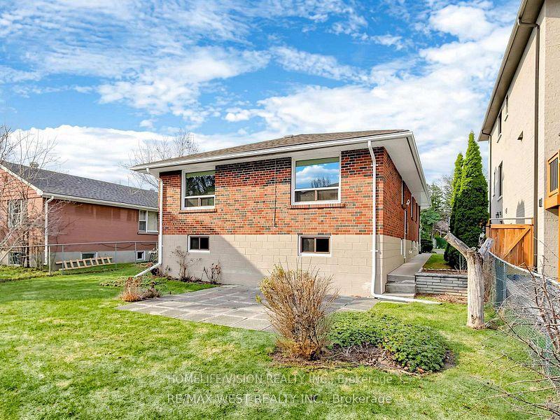 Photo 24 of 53 Wedgewood Drive, North York, Newtonbrook East — HOMEH