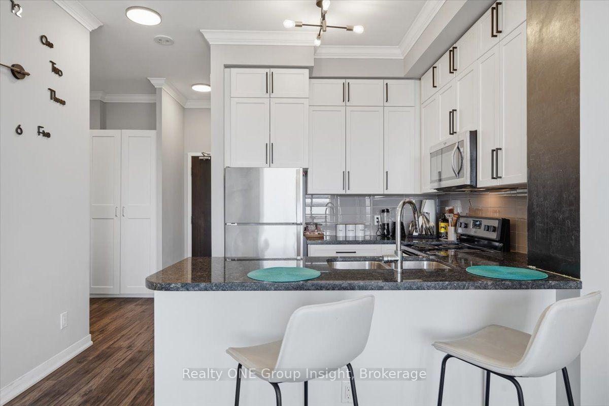 Photo 3 of Unit 1009, 840 Queens Plate Drive, Etobicoke, West Humber-Clairville — HOMEH