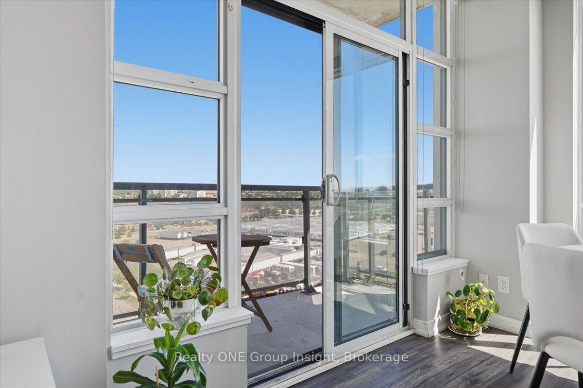 Photo 6 of Unit 1009, 840 Queens Plate Drive, Etobicoke, West Humber-Clairville — HOMEH